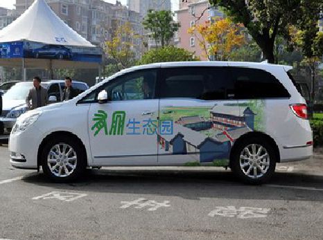 岳池户外车贴喷绘如何保持效果?